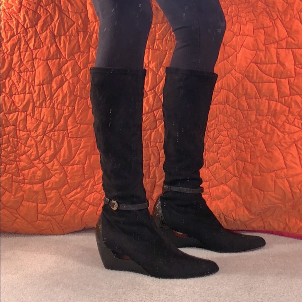 Black Donald Pliner Boots